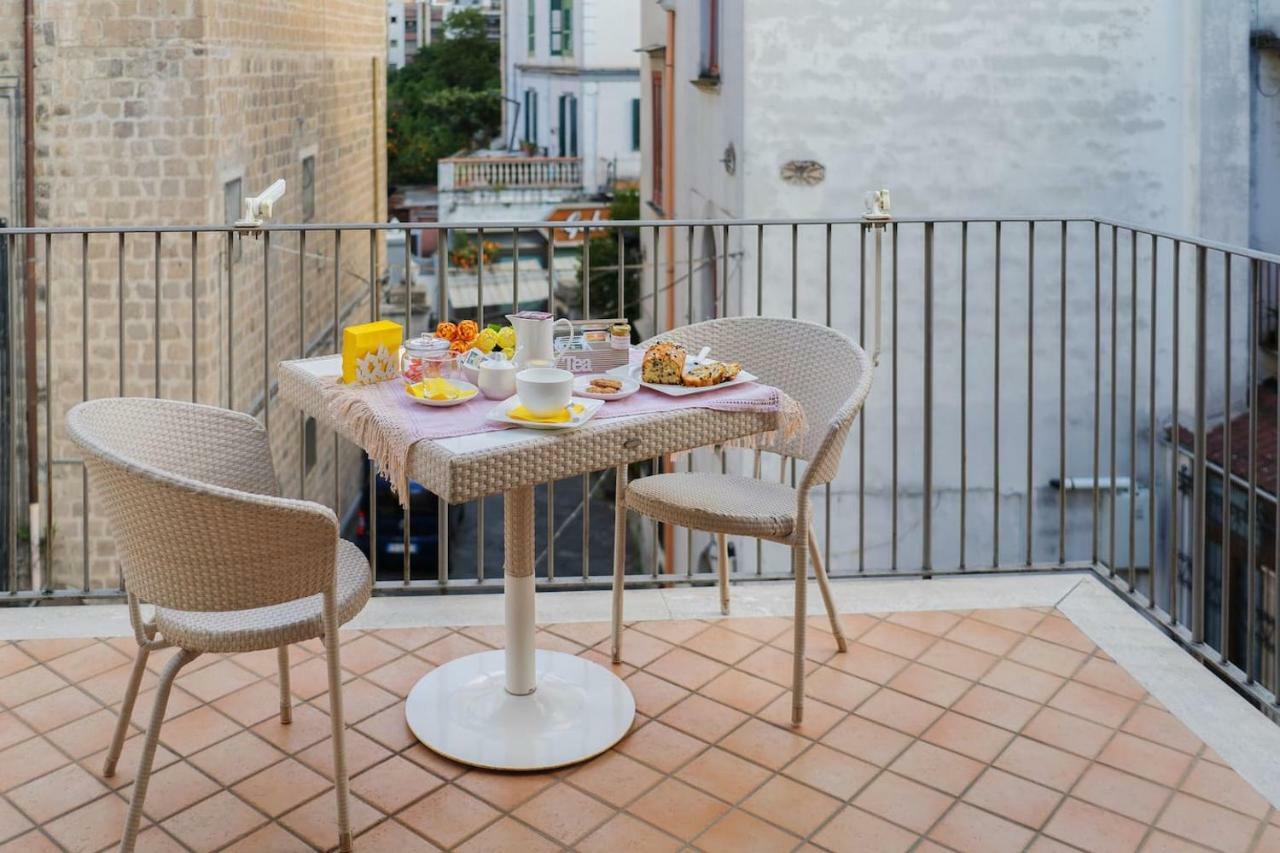 Il Tulipano - Appartamento Al Centro Di Vico Equense Dış mekan fotoğraf